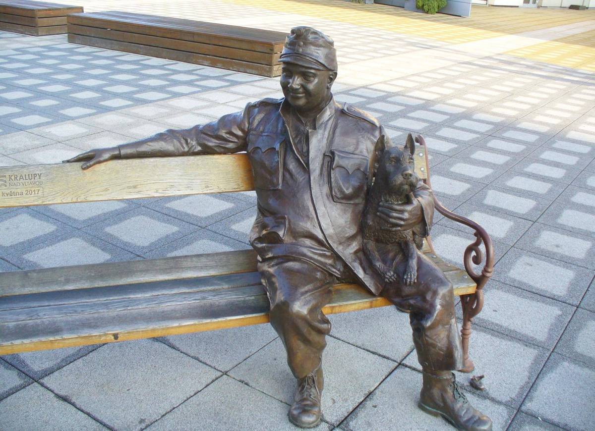 Švejk Statue